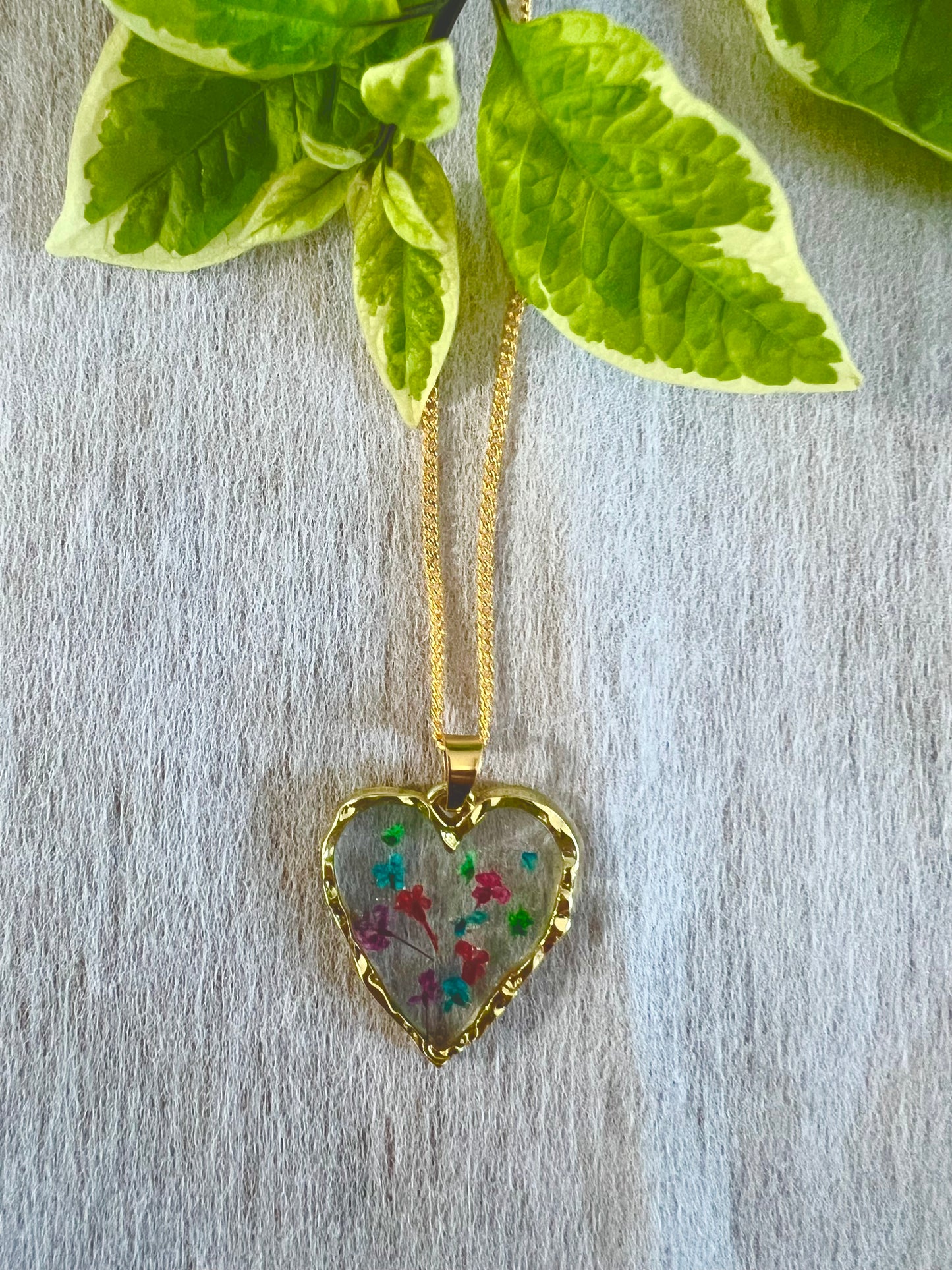 Fynbos Blast Dainty Gold Heart Shape Resin Jewellery